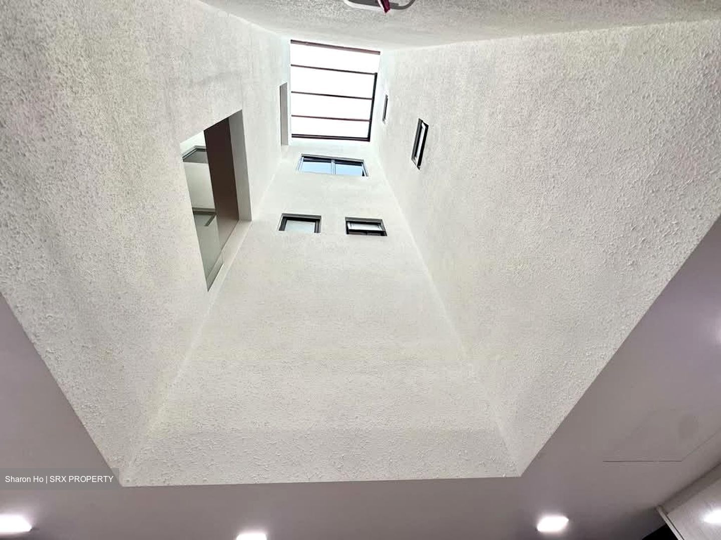 Elias Terrace (D18), Terrace #566304951